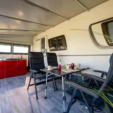 Kleines Mobilheim Mit Toller Ausstattung Und Vorzelt Im Heide 营地 布吕根