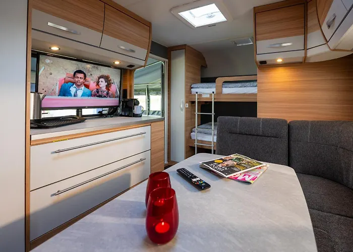 Kleines Mobilheim Mit Toller Ausstattung Und Vorzelt Im Heide *