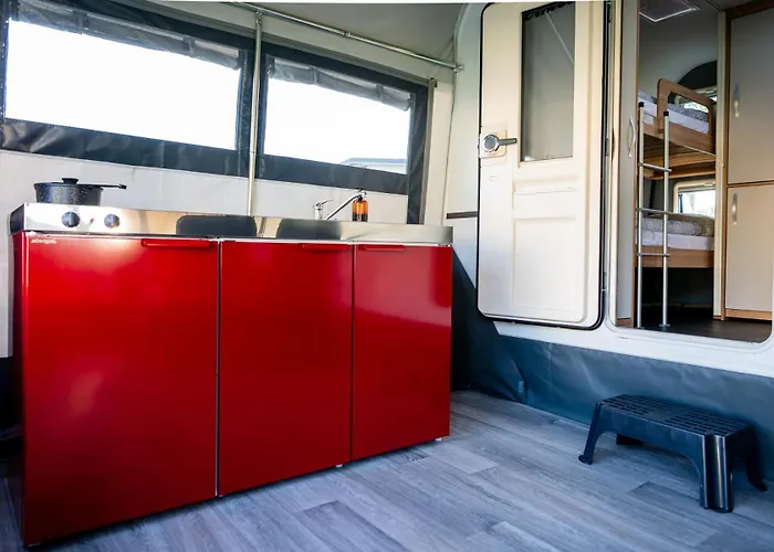 Kleines Mobilheim Mit Toller Ausstattung Und Vorzelt Im Heide Camping *